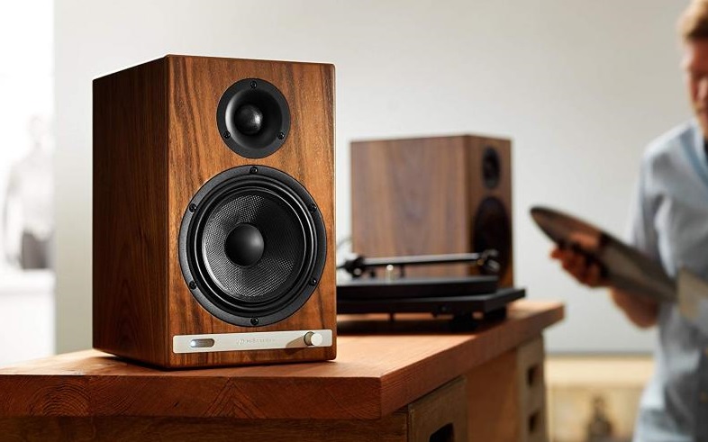 bookshelf speakers box